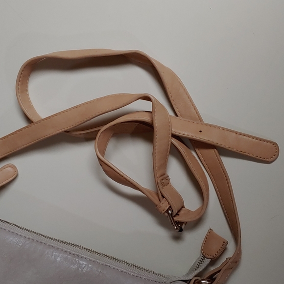 Shiraleah Chicago Leather Crossbody Bag - Picture 9 of 17